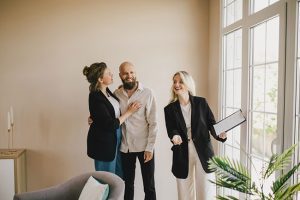 5 Ways a Residential Property Management Company Can Help You Handle Tenant Disputes and Complaints