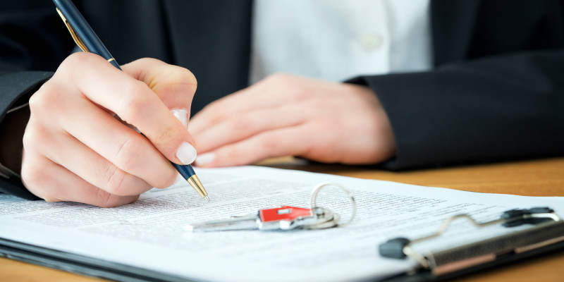 What Renters Should Know About HOA Rules Before Signing a Lease
